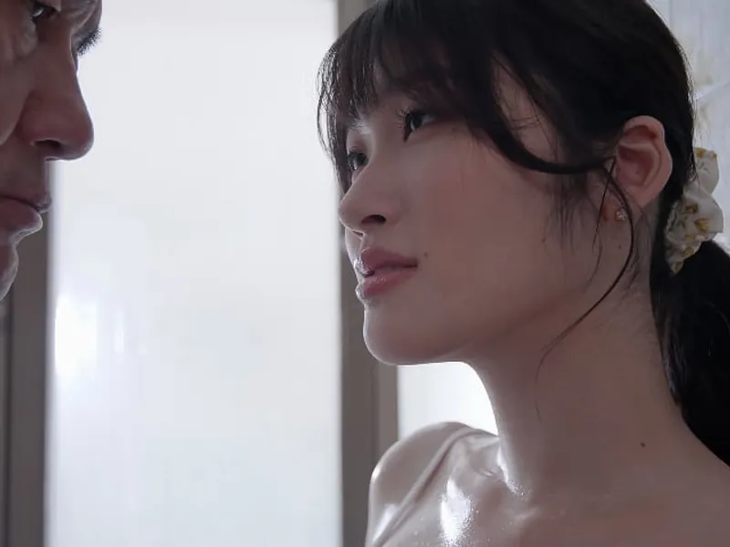 Chồng yêu bỏ bê, bà xã được ông chú giúp thỏa mãn cơn nứng lồn lồn